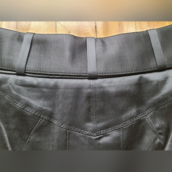 BEBE Satiny Skirt + Belt (US4) - Picture 3 of 6